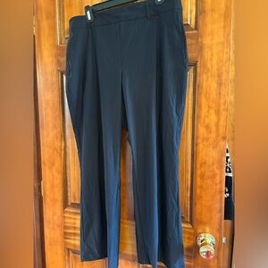 Spanx light weight active wear black cropped pants. XL